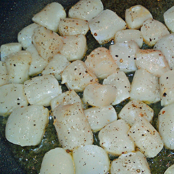 Crossroads <br />New England <br />Clambake <br />Nantucket Bay Scallops